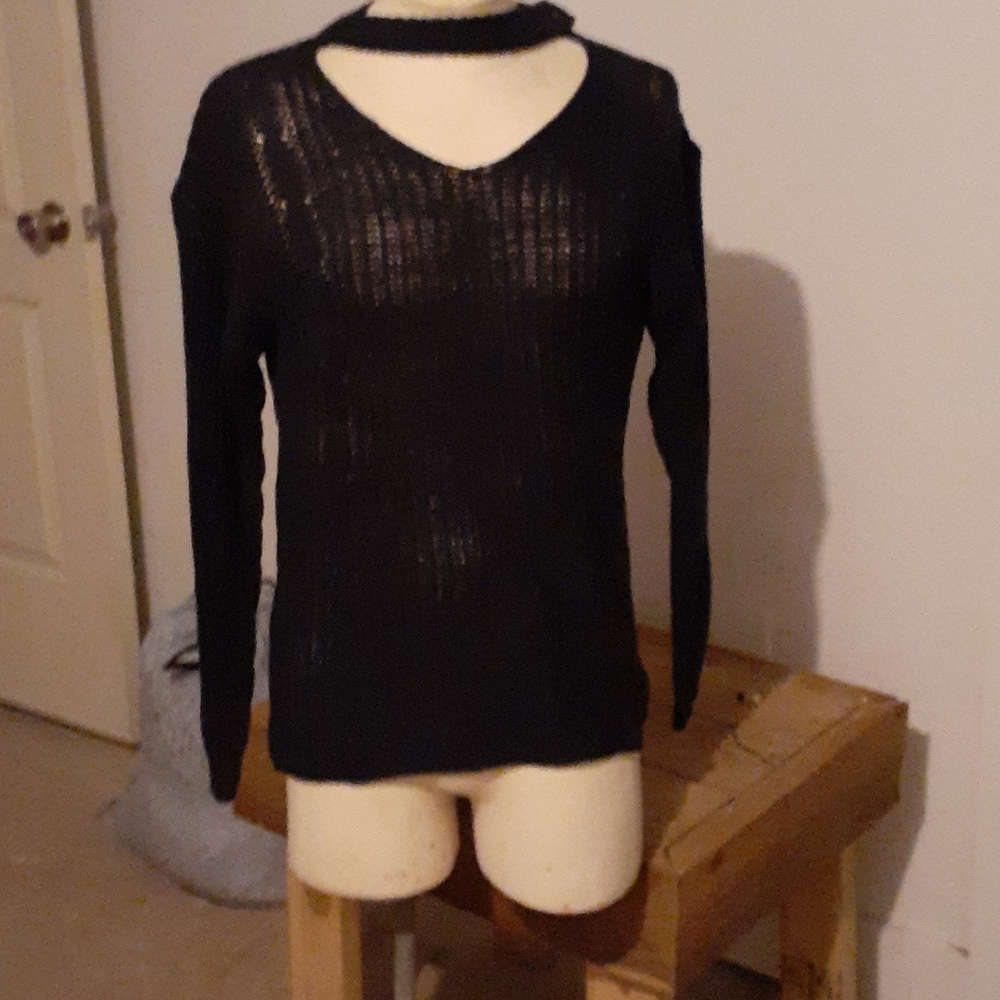 New York laundry v-neck sweaters
